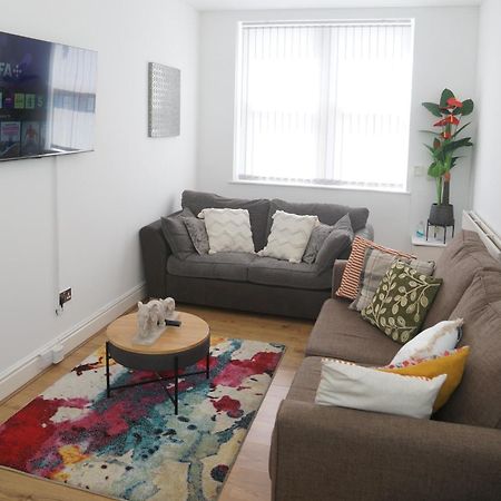 Affordably Elegant Apartments Close To Coop Live, Etihad Stadium And Manchester City Centre Exterior foto